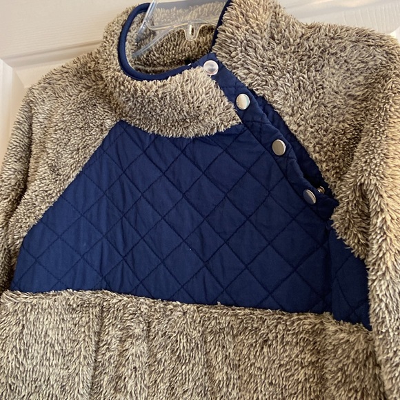 Quilted Fleece - Picture 2 of 5